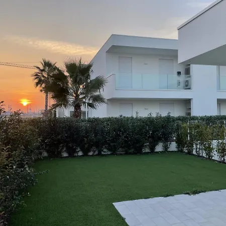 App4rent Ground Floor - 2 Family *