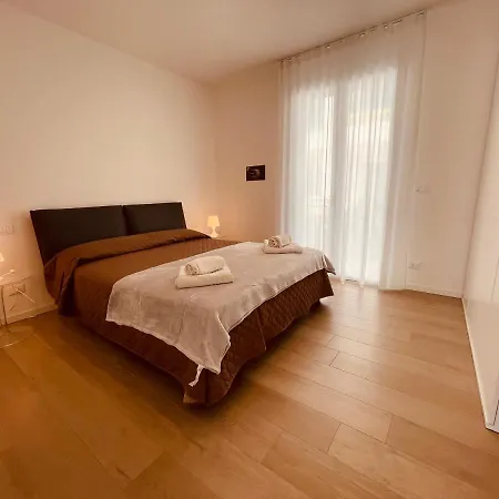App4rent Ground Floor - 2 Family Apartment *