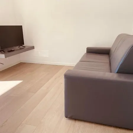 App4rent Ground Floor - 2 Family Apartment *