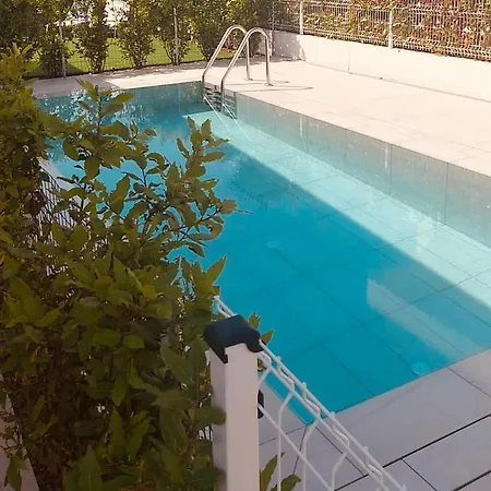 Apartment App4rent Ground Floor - 2 Family